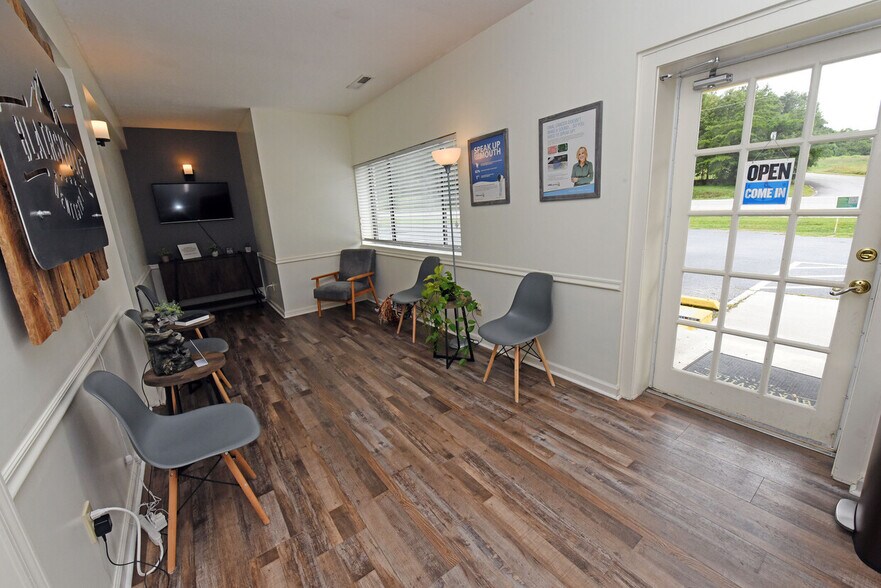 More Photos Of 10 Deer Crossing Trl, Blairsville Office For Lease