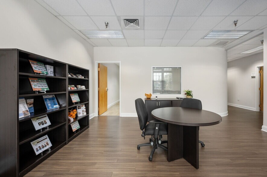 More Photos Of 415-417 Wolfe St, Fredericksburg Medical For Lease