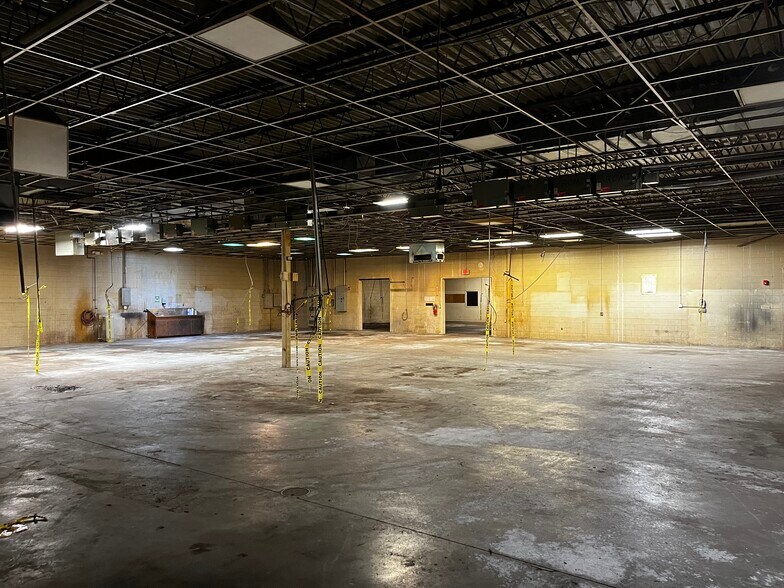More Photos Of 2201 S Rosedale Ave, Tulsa Manufacturing For Sale