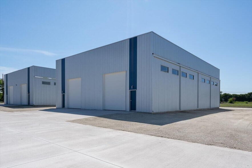 More Photos Of 9020 State Highway 21, Trenton Unknown For Lease