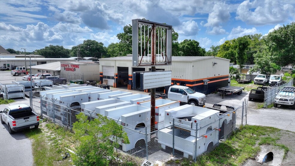 More Photos Of 2016 W Memorial Blvd, Lakeland Auto Repair For Lease
