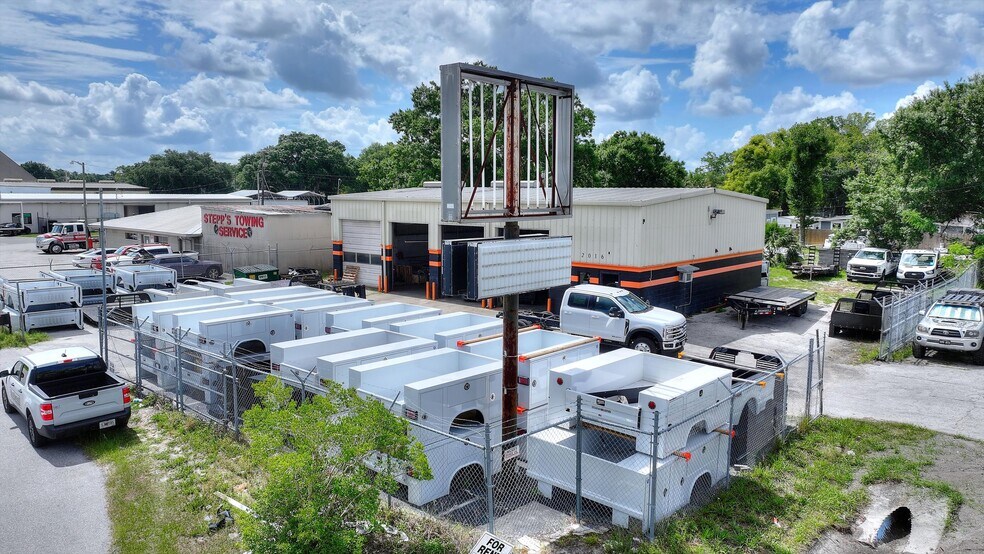 More Photos Of 2016 W Memorial Blvd, Lakeland Auto Repair For Lease