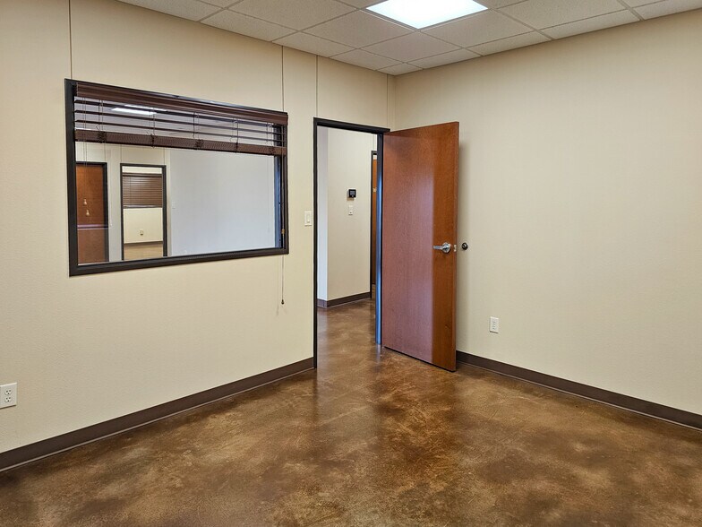 More Photos Of 110 CR 141, Sweetwater Warehouse For Sale