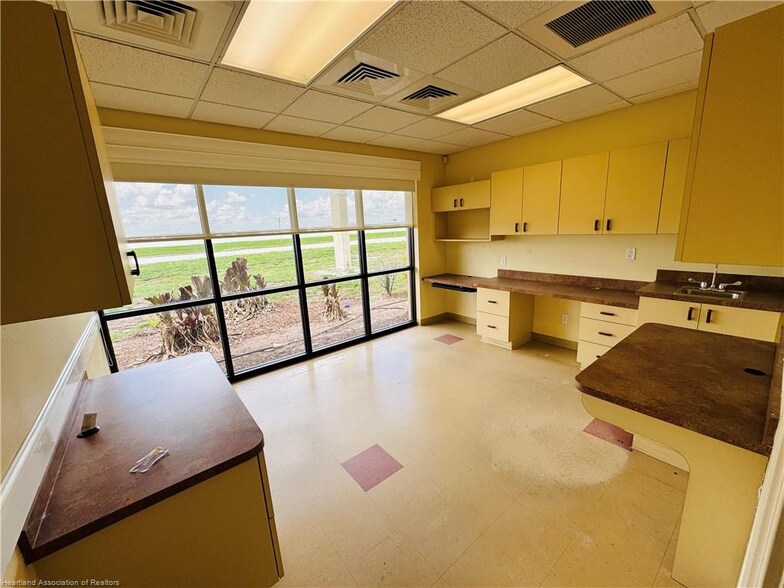 More Photos Of 2237 US Highway 27 S, Sebring Medical For Lease