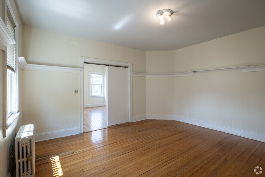 More Photos Of 10 Prospect St, Westfield Storefront Retail Office For Sale