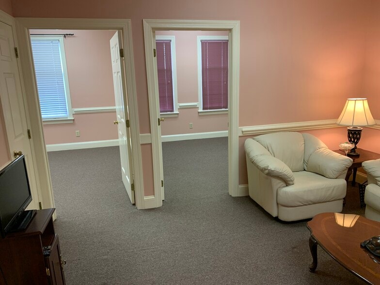 More Photos Of 211 E Six Forks Rd, Raleigh Loft Creative Space For Sale