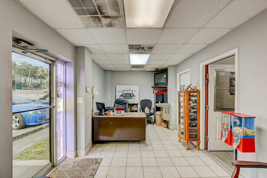 More Photos Of 1407 Charleston Hwy, Orangeburg Storefront Retail Office For Sale