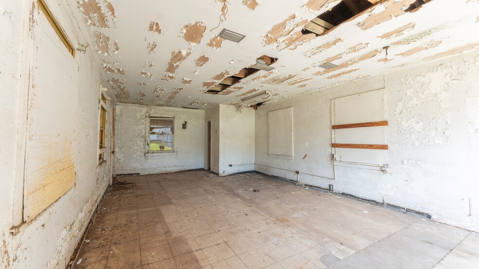 More Photos Of 134 Castleberry st, Pelham Warehouse For Sale