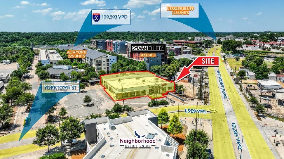 More Photos Of 660 Fort Worth Ave, Dallas Storefront For Sale