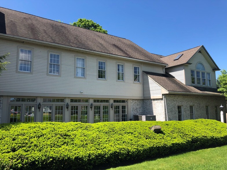 More Photos Of 4 Main St, Farmington Coworking Space