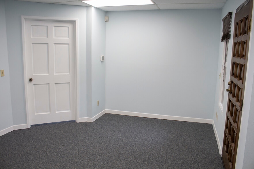 More Photos Of 15052 Springdale St, Huntington Beach Medical For Lease