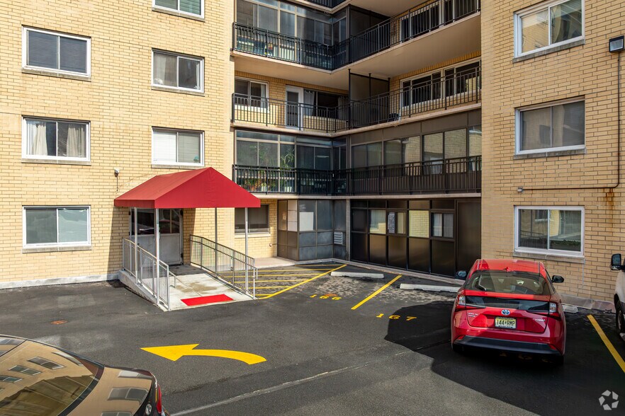 More Photos Of 2185 Lemoine Ave, Fort Lee Apartments For Sale