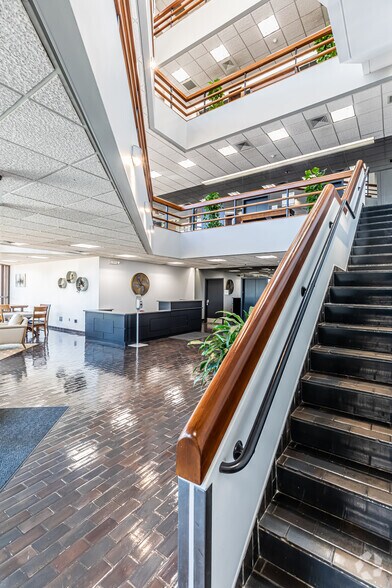 More Photos Of 125 Eugene O'Neill Dr, New London Office For Lease