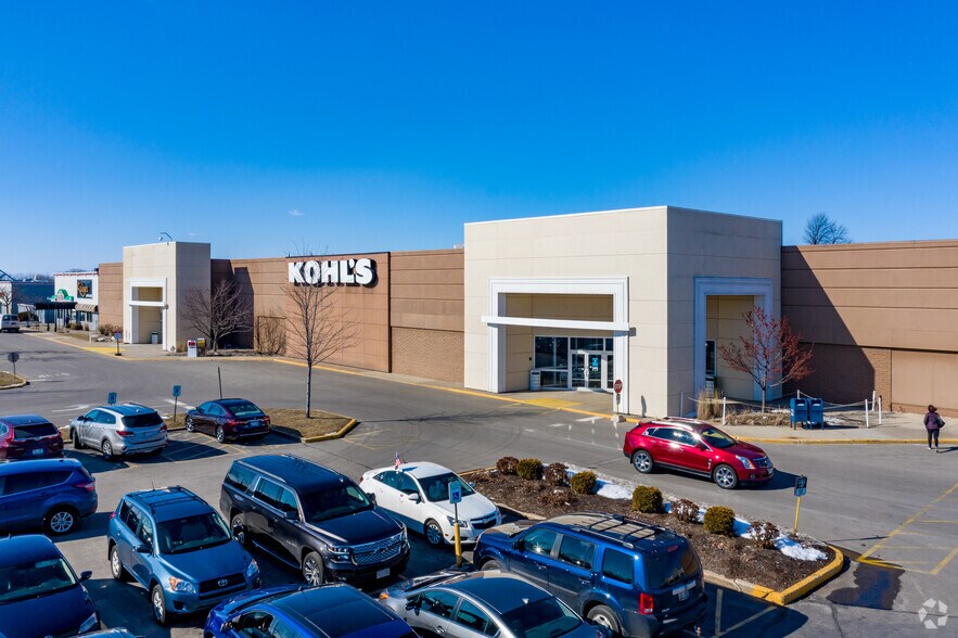 More Photos Of 900 W Northland Ave, Appleton Unknown For Lease