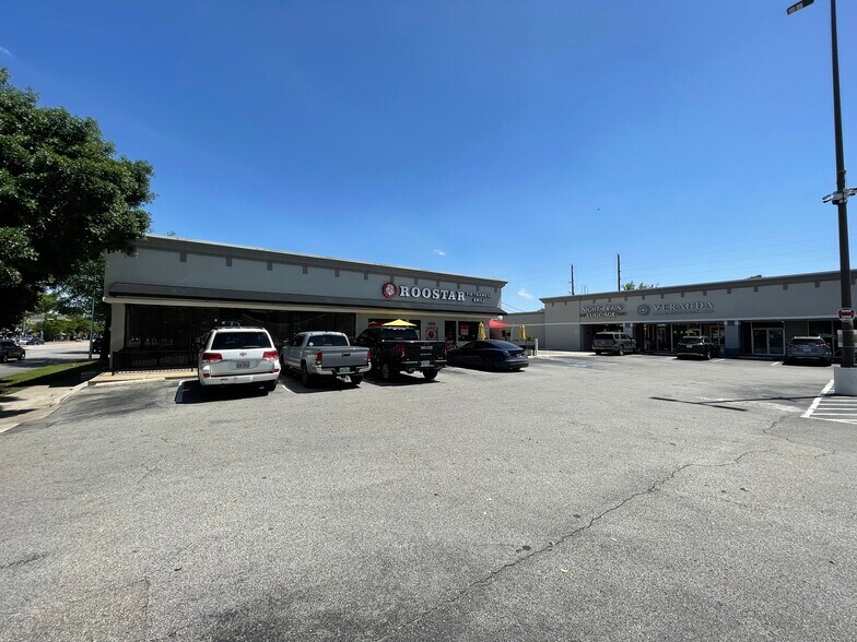 Primary Photo Of 5545-5591 Richmond Ave, Houston Unknown For Lease