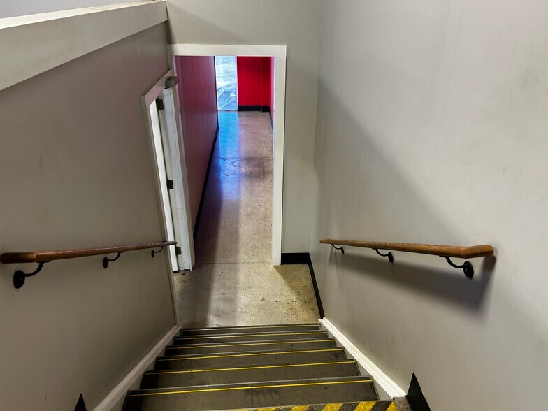 More Photos Of 5695 Hwy 400, Cumming Freestanding For Sale