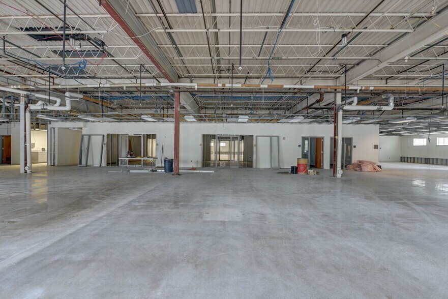 More Photos Of 1320 Taylor St, Elyria Warehouse For Lease