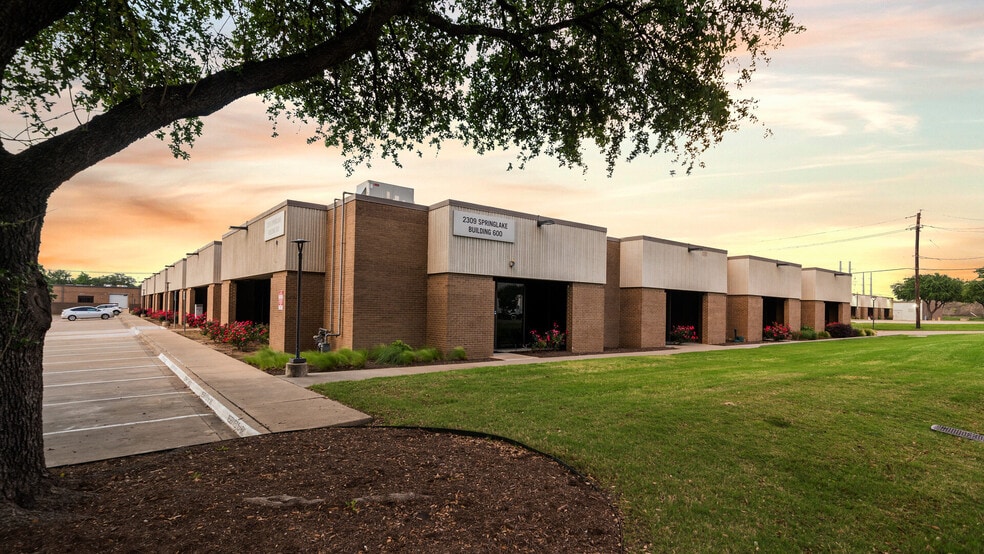 More Photos Of 2307 Springlake Rd, Farmers Branch Unknown For Lease
