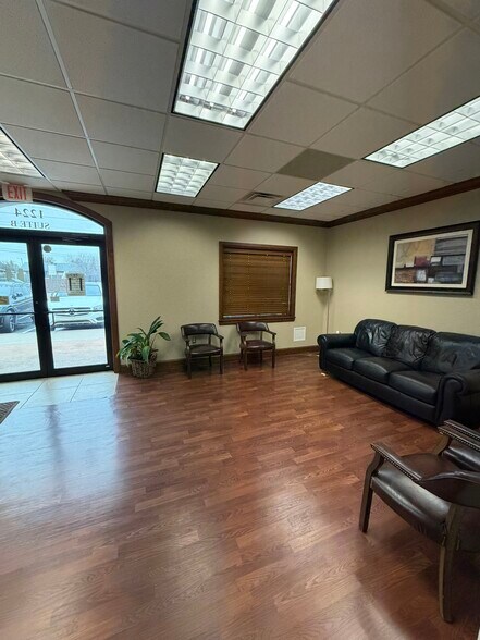 More Photos Of 1224 SW 104th St, Oklahoma City Medical For Lease