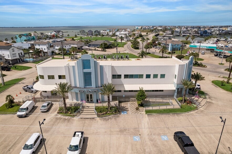 More Photos Of 101 Tiki Dr, Tiki Island Office Residential For Sale