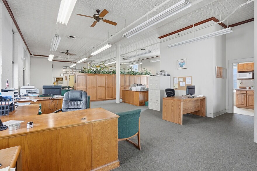 More Photos Of 115 E 5th St, Fulton Office For Sale