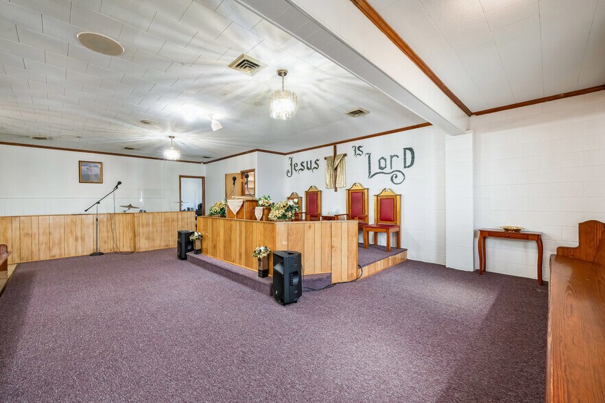More Photos Of 1040 US-13, Windsor Religious Facility For Sale