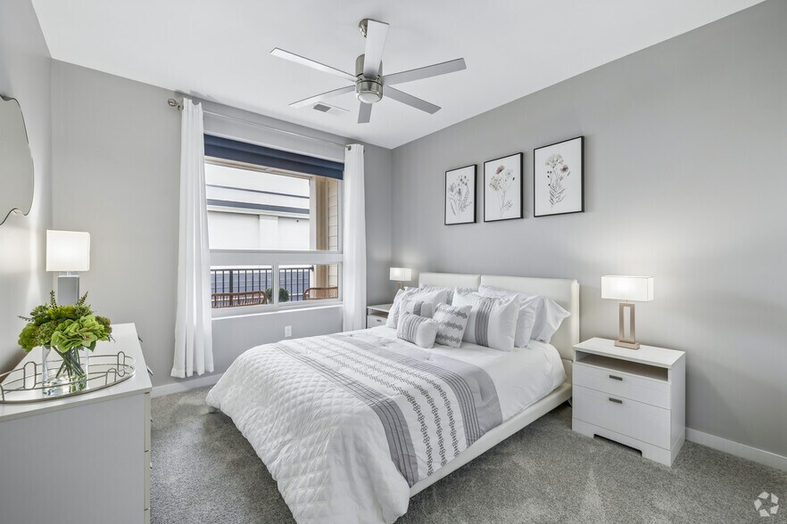 More Photos Of 100 Aqua Way, Newport Apartments For Lease
