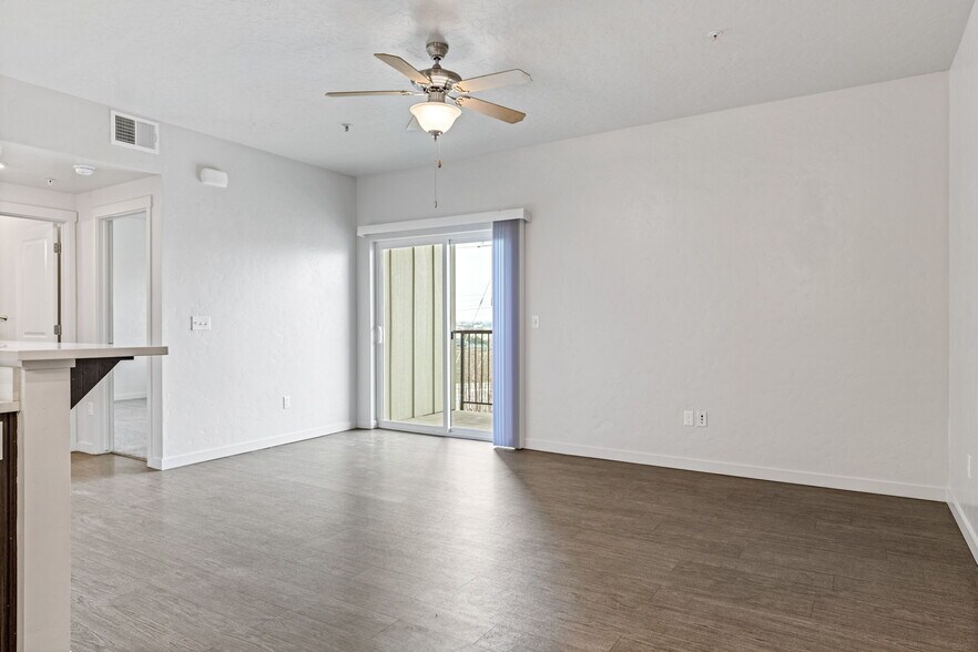 More Photos Of 16090 N Merchant Way, Nampa Apartments For Sale