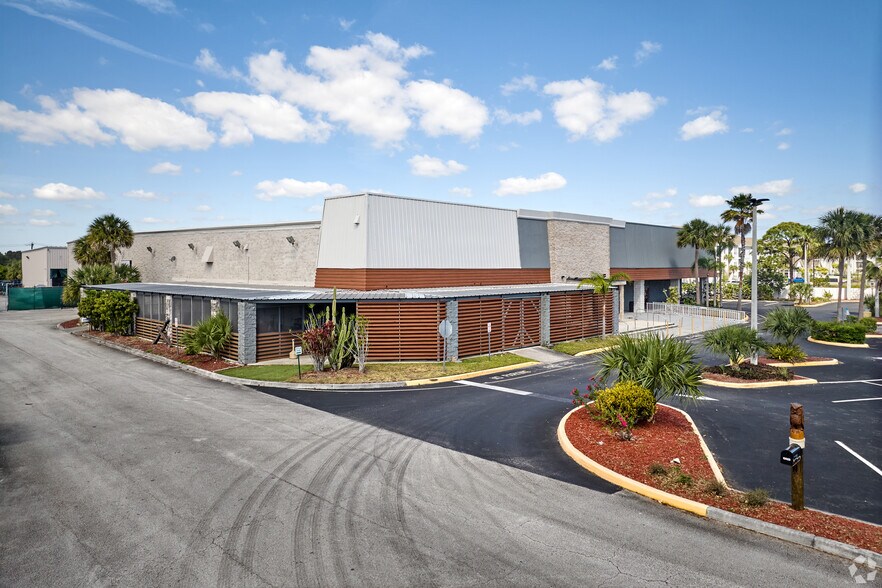 More Photos Of 10011 S US Highway 1, Port Saint Lucie Freestanding For Sale