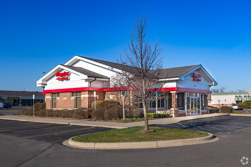 More Photos Of 5111-5221 Highland Rd, Waterford Unknown For Lease
