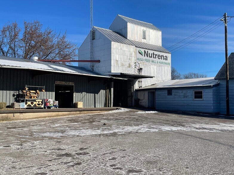 More Photos Of 5582 N 146th St, Hugo Freestanding For Sale