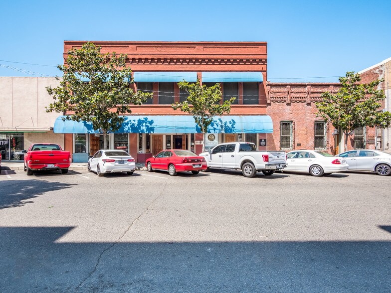 More Photos Of 119 S Church St, Visalia Office For Lease