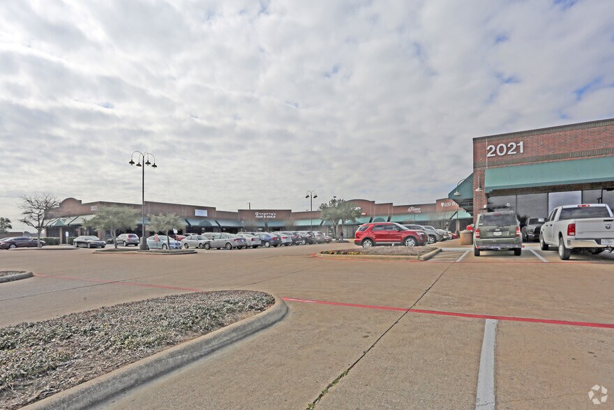 More Photos Of 2021 N Hampton Rd, DeSoto Unknown For Lease