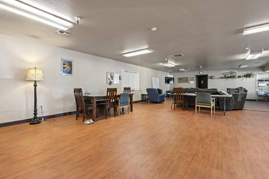 More Photos Of 110 Spring Hill Dr, Grass Valley Manufacturing For Sale