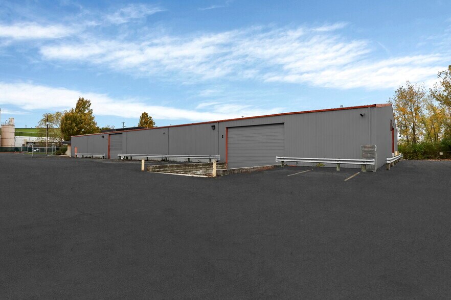 More Photos Of 850 Kaderly Dr, Columbus Warehouse For Lease