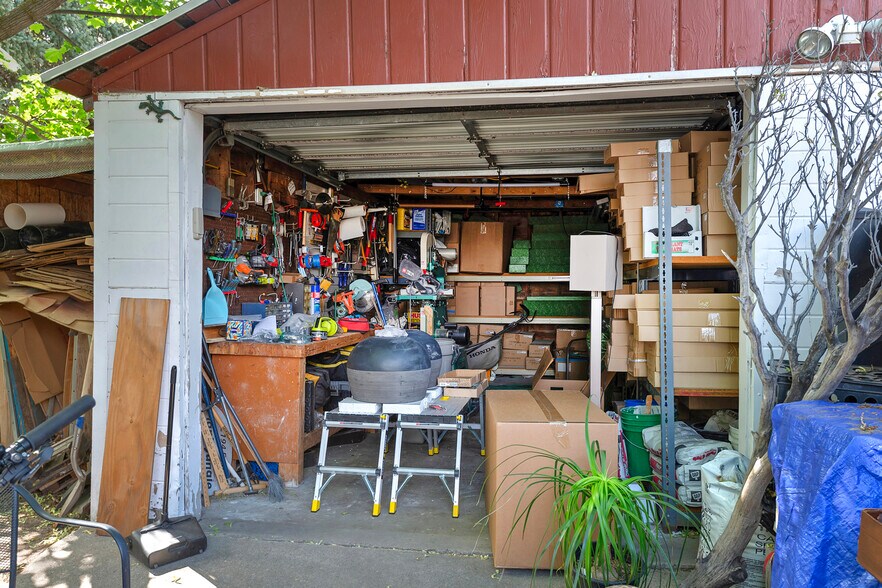 More Photos Of 2194 E Fort Union Blvd, Salt Lake City Freestanding For Sale