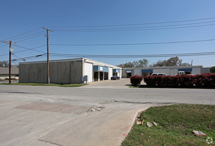 More Photos Of 11252 Goodnight Ln, Dallas Light Manufacturing For Sale