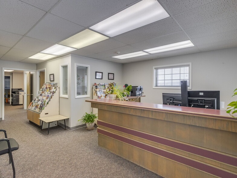 More Photos Of 319 NE 5th St, McMinnville Office Residential For Sale