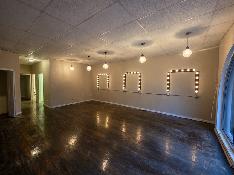 More Photos Of 88 Remsen St, Cohoes Storefront Retail Office For Lease