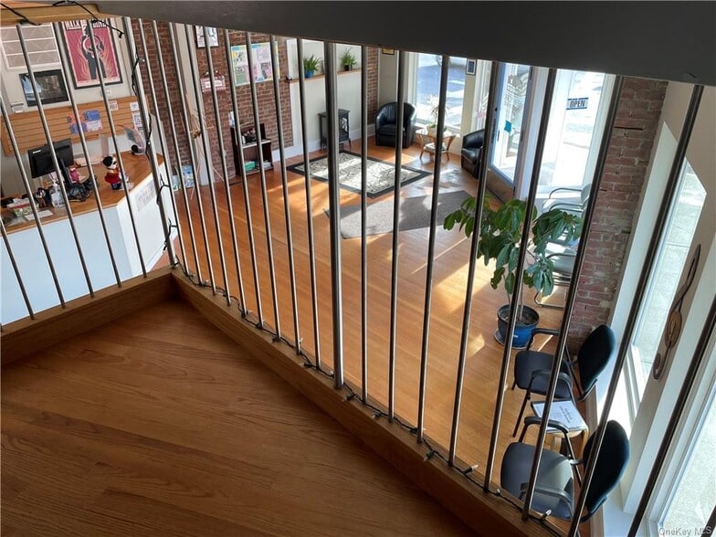 More Photos Of 42 Orchard St, Walden Freestanding For Sale