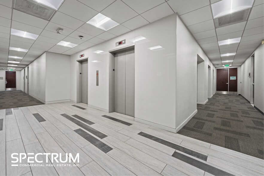 More Photos Of 17609 Ventura Blvd, Encino Medical For Lease