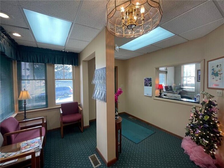 More Photos Of 400 N Chestnut St, Derry Office Residential For Sale