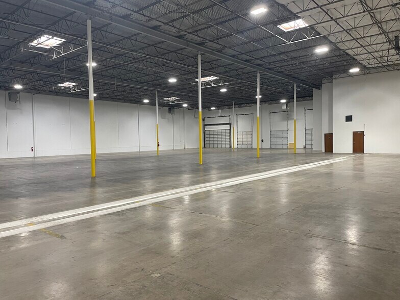More Photos Of 3605-3665 La Reunion Pky, Dallas Distribution For Lease
