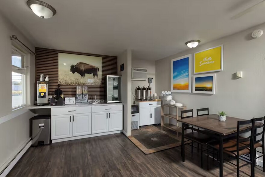 More Photos Of 109 16th St, Wheatland Hotel For Sale