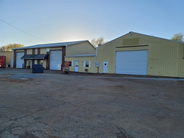 Primary Photo Of 2745 Pioneer Dr, Bowling Green Industrial For Sale