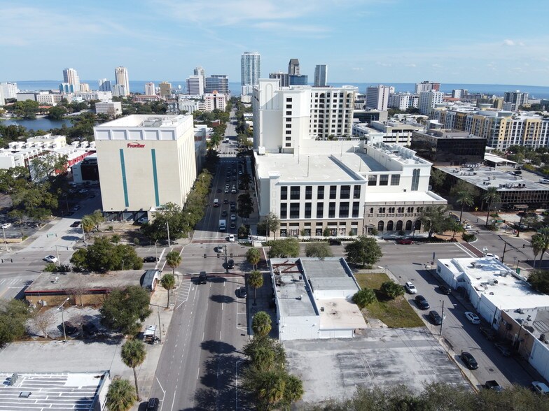 More Photos Of 900 1st Ave N, Saint Petersburg General Retail For Sale