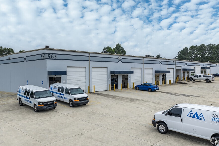 More Photos Of 963 N Burnt Hickory Rd, Douglasville Unknown For Lease