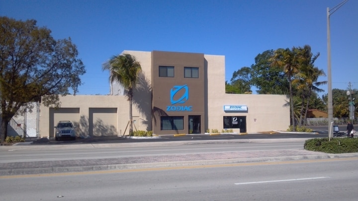 Primary Photo Of 1901 S Federal Hwy, Fort Lauderdale Showroom For Sale
