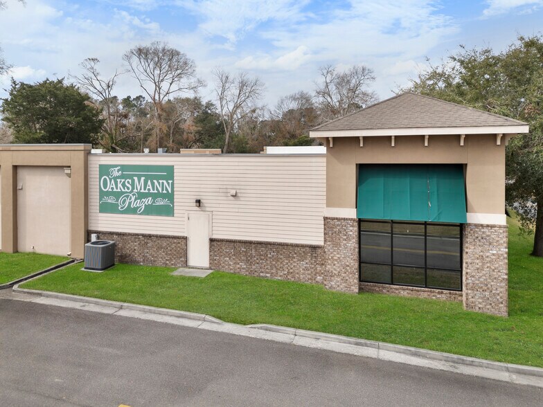 More Photos Of 175 W Railroad St, Pembroke Storefront For Lease