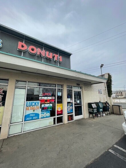 More Photos Of 701-711 S Atlantic Blvd, Alhambra Storefront For Lease